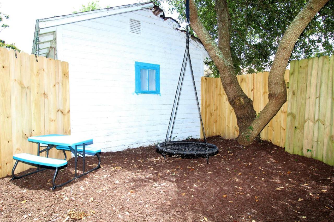 Beachy Bungalow For Family Fun! Walk To Beach! Πενσακόλα Εξωτερικό φωτογραφία