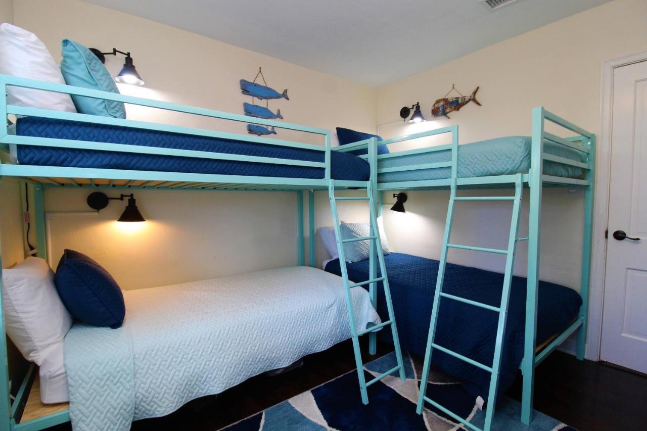 Beachy Bungalow For Family Fun! Walk To Beach! Πενσακόλα Εξωτερικό φωτογραφία